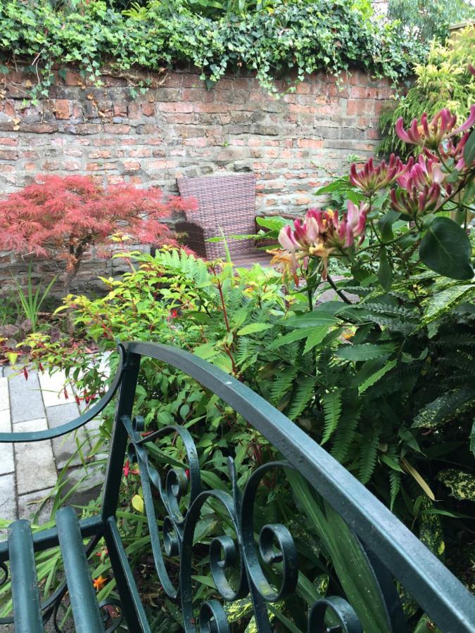 Bright Moments Holiday Home Beverley Extérieur photo